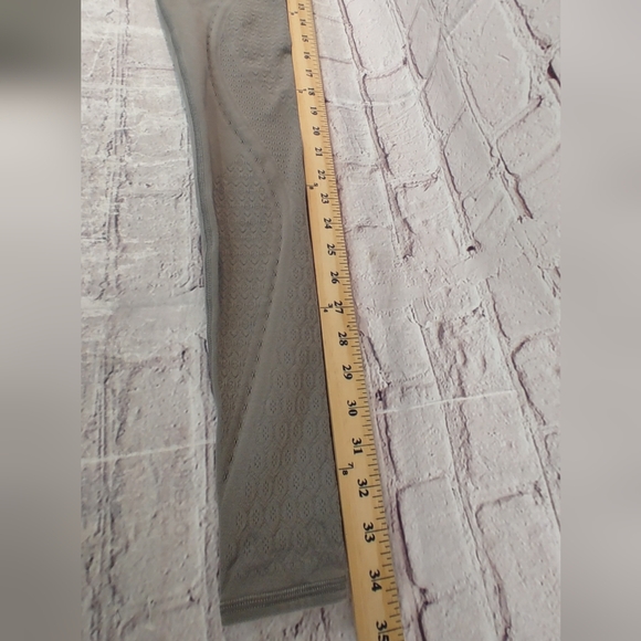 Lululemon Subtle Olive Green Latice Leggings 6 - Picture 14 of 15